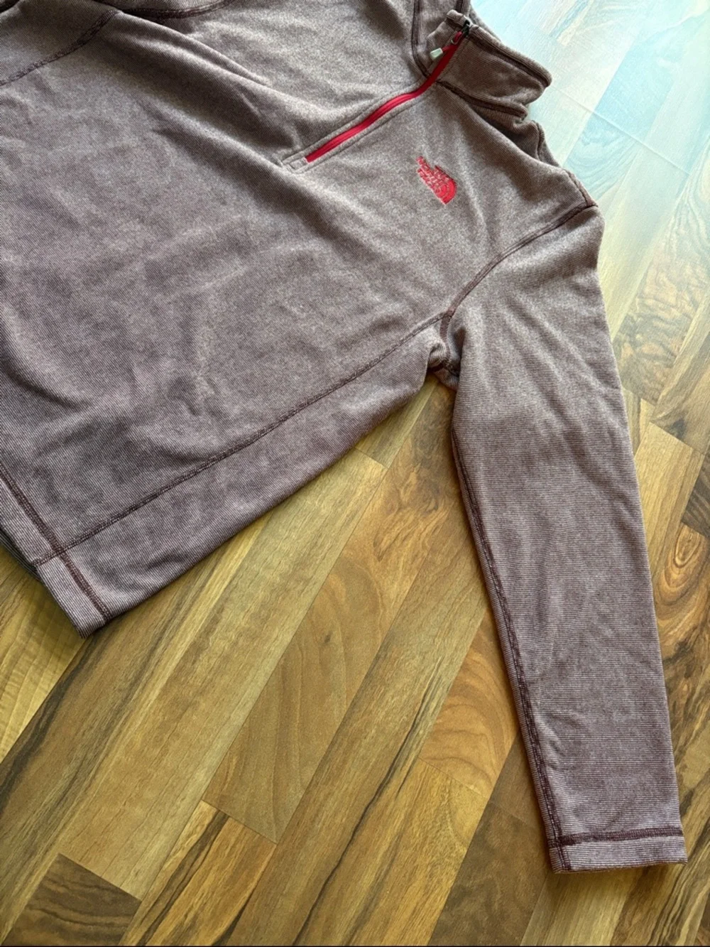 The North Face Men’s M Soft Fleece 1/4 Zip Pullover Red Logo